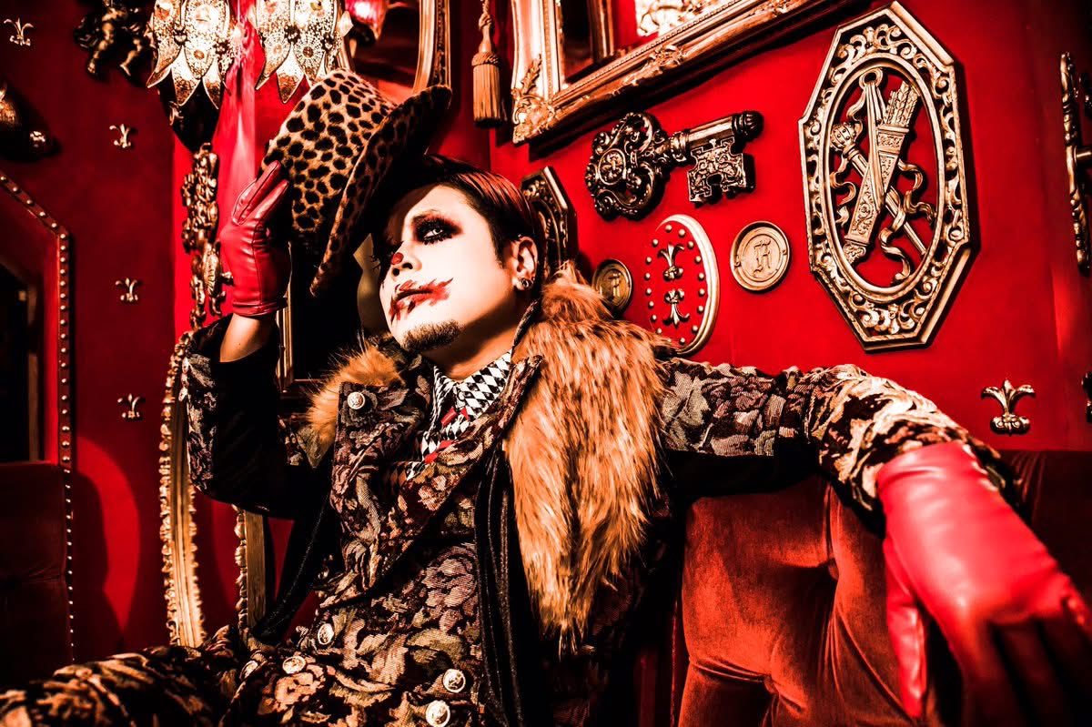 s_chainsaw's tweet photo. Might I offer vk Twitter a different, funnier clown man? 😌✨ https://t.co/nBaxDLsUco