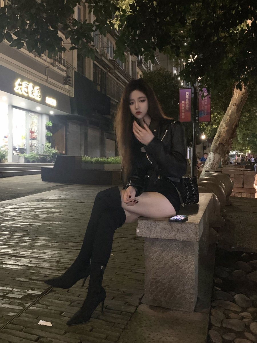 jlqsss's tweet photo. 一直都是拽姐拍照 https://t.co/qRjcPPF1TY
