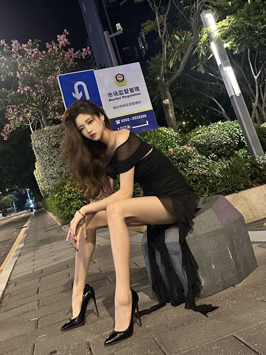 jlqsss's tweet photo. 一直都是拽姐拍照 https://t.co/qRjcPPF1TY