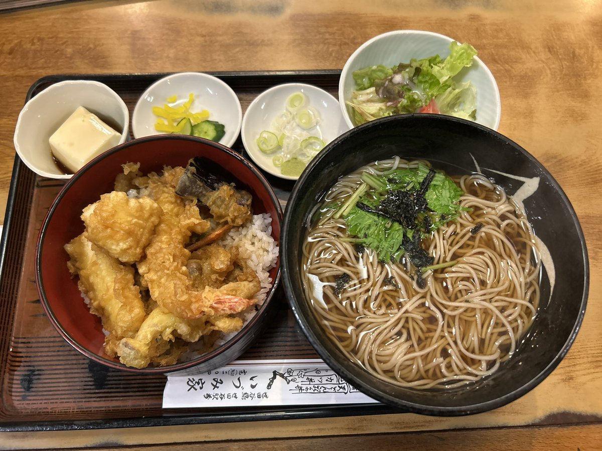 Takemasa0426's tweet photo. 世田谷　いづみ屋
海老イカ天丼蕎麦セット https://t.co/4C6d7i8Y4W