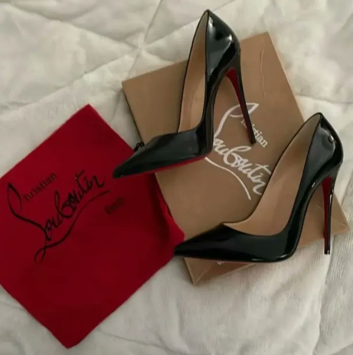 soy_nanami's tweet photo. I just received a contribution towards Louboutin Iriza from LockedUpJo via Throne. 
https://t.co/7peTxLMZq9 #wishlist #Throne https://t.co/ipNZo6Lg8B