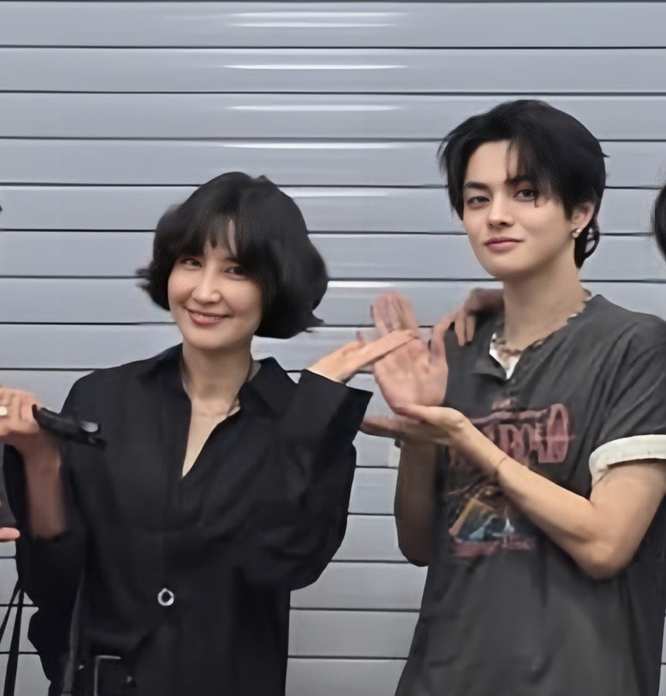 leowondiary's tweet photo. Actress Shin Dong-mi, known for dramas like Welcome to Samdalri, Sold Out on You, Joseon Attorney, Cinderella and Four Knights and many more, has proven she’s an ALD1 fan and her bias is Leo!! 🤍🦁 https://t.co/jmVug6TMB4
