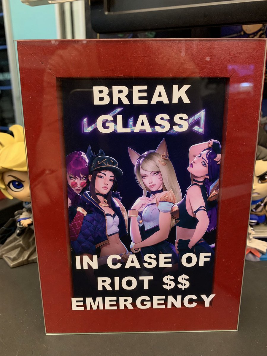 feviknight's tweet photo. Riot is actually doing it https://t.co/PxI7VvytPk