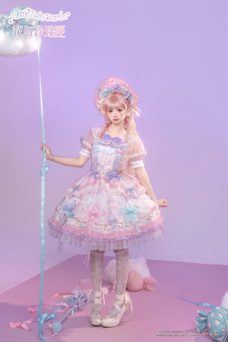 girlism_info's tweet photo. ⭐ご予約受付中🌈

♡「花箱×サンリオ」♡

キュートに輝く星たちに囲まれた☆Starドレス👑

胸元に雲のモチーフをあしらったキキララ柄🎀
世界観にぴったりなシフォンに包まれて✨

星を結ぶリボンが妖精のような1着☁️

☆送料無料☆
https://t.co/DouwYgrYoY

【ご予約は~7/20まで】 https://t.co/lz1CAr1gje