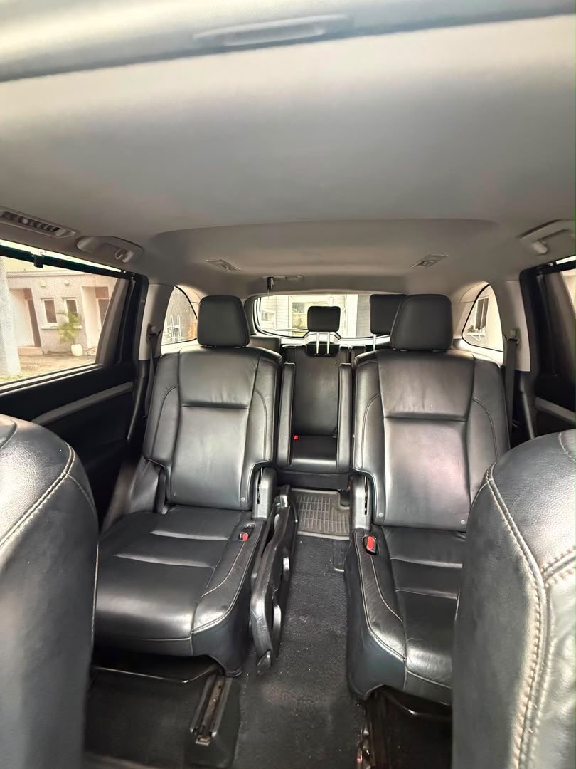 dudeze4's tweet photo. Brand: Toyota 
Model: Highlander XLE 
Year: 2014
Price: 30M
Condition: Foregin Used 
Location: Lekki

– Powerful V6 engine 
– Leather interior with Exclusive finish
– screen display Reverse camera
– Keyless entry
– Alloy wheels
– Chilling AC &amp; sharp transmission
– Sun Roof https://t.co/3nyvngArMP
