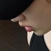 nayasroom_'s tweet photo. and fuck whoever’s kissing these lips 😤 https://t.co/XgL24WWkm2