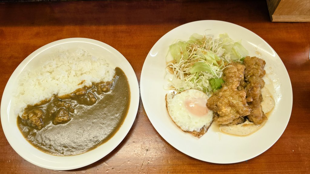 nomasa's tweet photo. ピノキオはカレー屋とみせかけてチキン南蛮が異常に美味い
キングオブベーシックチキン南蛮
とりあえずカレーセット頼んじゃうけどチキン南蛮定食で良いなってのを1000回やってる

そして気づけは今週3度目のカレー… https://t.co/JqgIiOAiqB