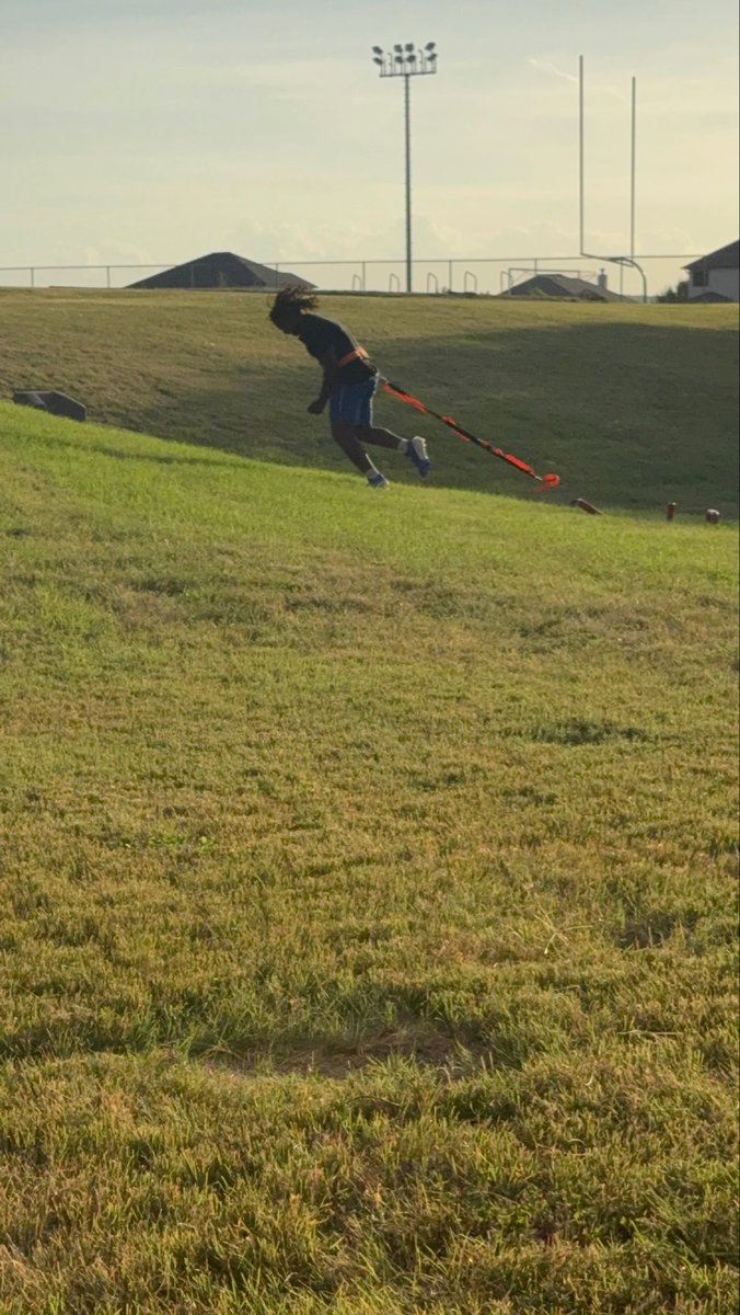 Keemdot5's tweet photo. Out working yesterday 💪🏾🏈￼@RecruitTheDawgs @CoachRSouthern @runningbucks @CoachLoganBrock https://t.co/UBrNE4Ba9O