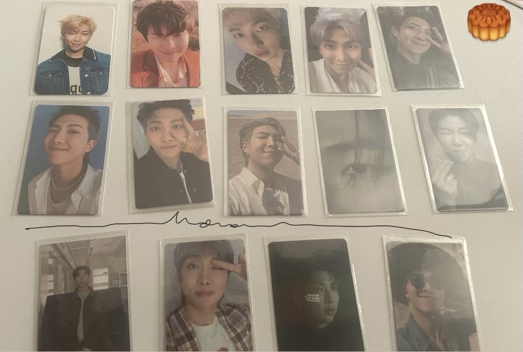 nicamoon7's tweet photo. Flexing my photocard pulls and some are brought. The other pc’s were gone because I sell it 🥴

-🥮

Hyung line https://t.co/QYqOfRu7Av