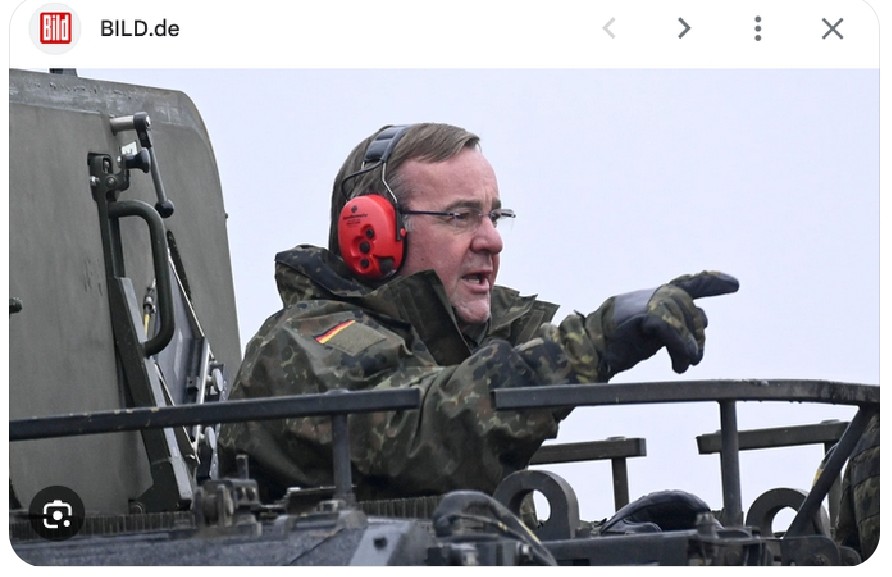 BerndHaake1's tweet photo. Deutsche Geheimdienste rechnen mit einem Krieg gegen Russland bereits 2027. SPD Kriegsminister Pistorius plant im Rahmen der Kriegsvorbereitungen Reservisten bis zu 12 Wochen im Jahr zur Übungen einzuziehen. 
Bei Ausrufung des Spannungsfalls könnten u.a. Wahlen ausgesetzt werden. https://t.co/5DcChEk7gg