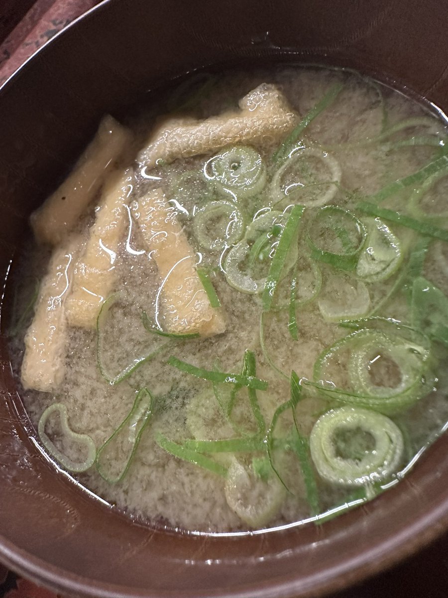 LeiPhoto57's tweet photo. 昨夜は土砂降りの中
この春にオープンした #ふたり屋 さんへ
お料理はどれもこだわっていておいしいものばかり
ランチ営業もされているので、ぜひ‼️
（オリーブ牛牛すじカレー・週替わりメニュー）
詳細が気になる方はお気軽に😊
#小豆島居酒屋
#ランチもやってます https://t.co/6i4JWMlg7C