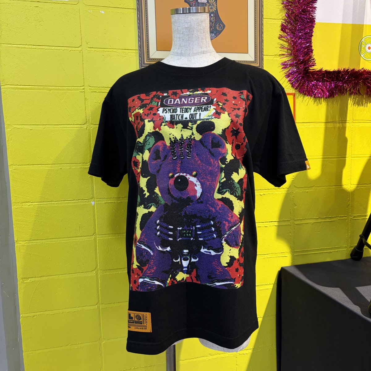 Laforet_H's tweet photo. B1F レモネードショップ 再入荷！！！！: 東京店限定のPSYCHOBEAR TシャツのBKが全サイズ入荷しました！！
先日欠品となっていたLサイズ、XLサイズも今ならございます！！
ぜひこの機会にご来店ください！ https://t.co/WOgCTGowCX https://t.co/zUFFO31PnH