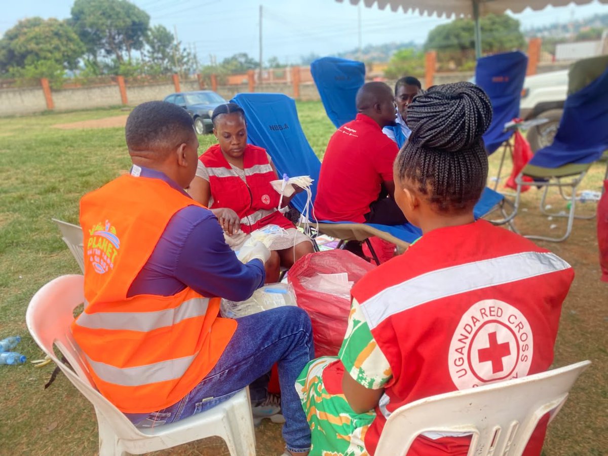 UgandaRedCross's tweet photo. Yesterday, through our Kampala South branch (Makindye Ssaabagabo), we successfully conducted blood donation drives across Makindye Division in partnership with the Rotary Clubs along the Ggaba Corridor.

Together, we collected an incredible 403 units of life-saving blood from:
🩸 St. Dennis Ssebuggwawo Secondary School, Ggaba – 139 units
🩸 Kansanga Seed Secondary School – 183 units
🩸 Princess Diana High School, Munyonyo – 81 units

To every donor who rolled up their sleeve, thank you for giving hope and helping save lives. Your selfless act is a gift that will make a difference for patients in need. You are true heroes.

We extend our sincere appreciation to our partners, the participating schools, and everyone who contributed to making this initiative a success. 
#BloodSavesLives
@Rotary