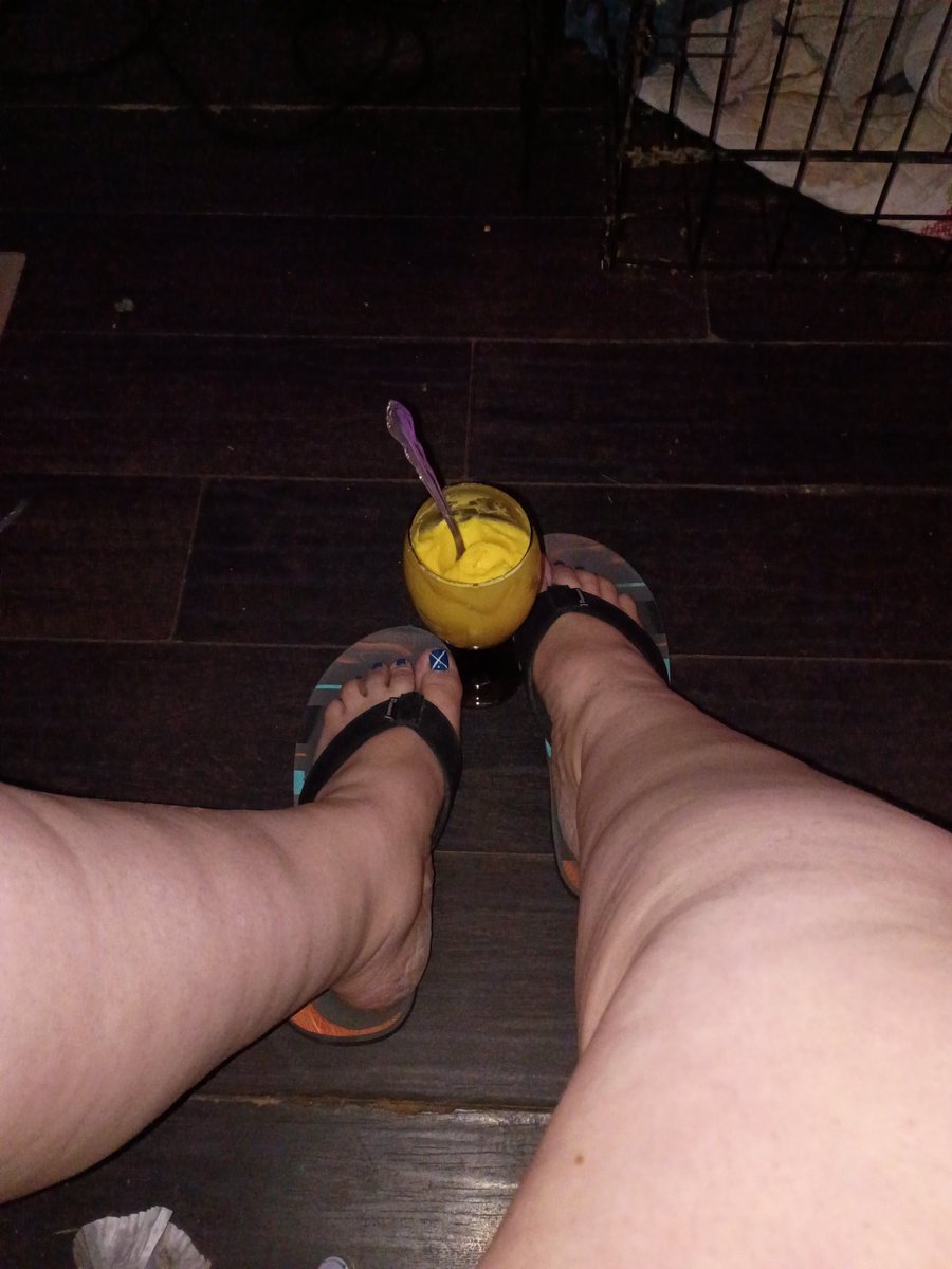 goddess_men's tweet photo. Pudding my feet in your dessert 🤤🤤 wanna lick? 
Findom #footfetısh https://t.co/ncaKxZjMKF