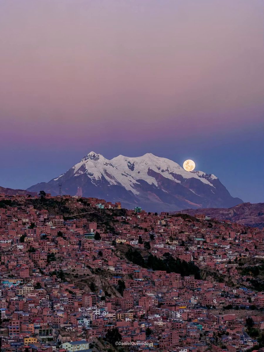 tlezihuatzin's tweet photo. Bonita noche 🙋🏻‍♀️ https://t.co/MlRpfPNTnY
