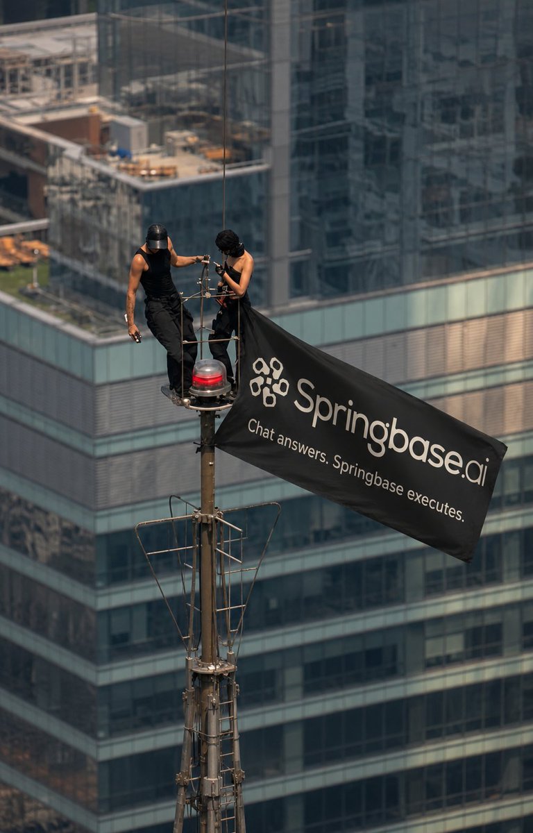 springbaseai's tweet photo. Springbase on top of NYC! Thanks to @AngelaNikolau_ !

#springbaseai #empirestatebuilding #newyork https://t.co/7P07CEIIPM