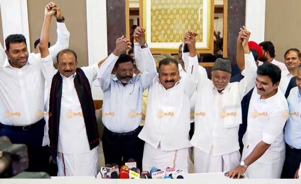 I_Magizhan_21's tweet photo. அதிகாரம் கைமாறும்போதெல்லாம் அணி மாறுவதற்கு பெயர்தான் அரசியலா❓.

பணம் இருப்பவனிடம் படுக்கச் செல்லும் வேசியின் செயலை விட இது மிகக் கேவலமான ஒன்று❗

 இதற்கு பெயர் அரசியல் அல்ல, வேசித் தனம் 🤮 https://t.co/WARunXpEtQ
