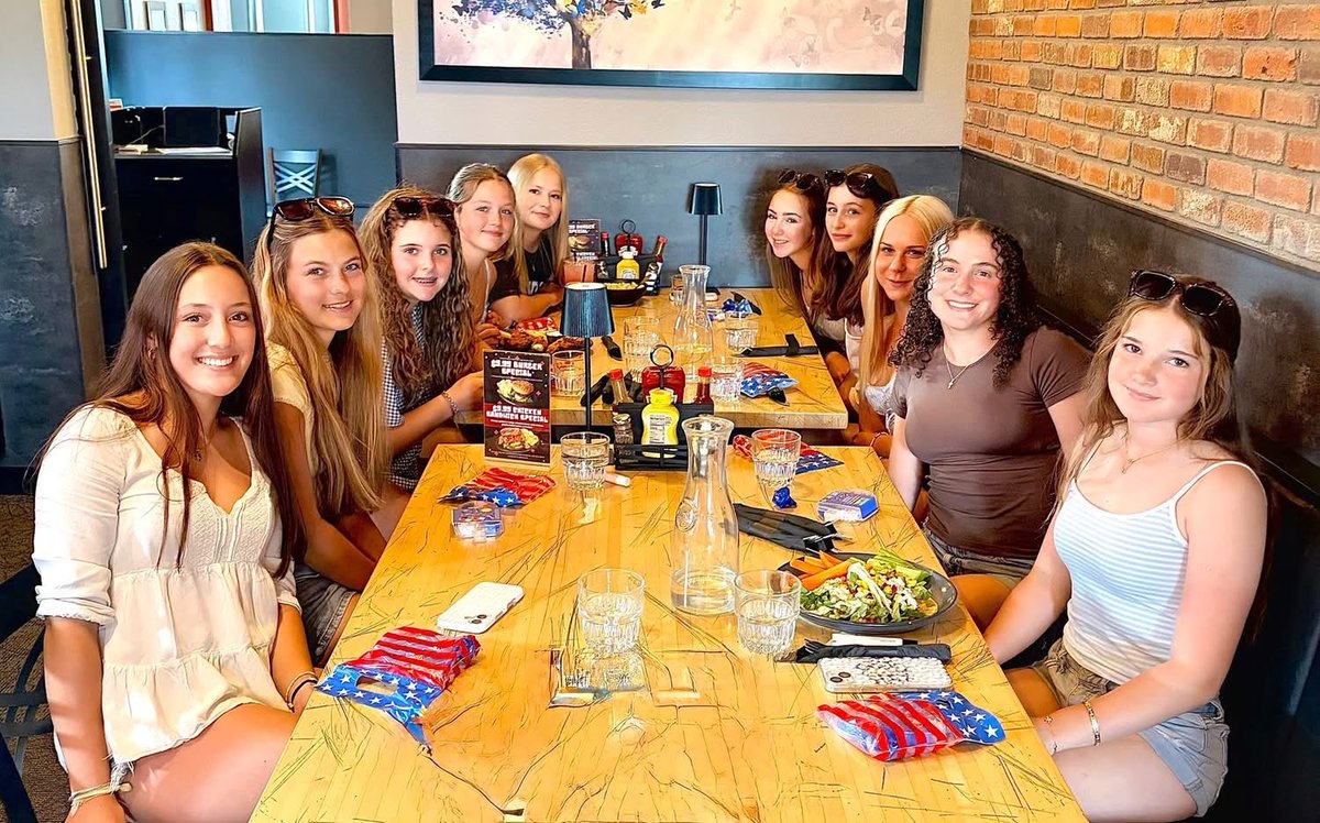 PBosbous2029's tweet photo. Wrapped up pool play today at the Sparkler. Won both games including a great team win against a tough Cali team!!! Top seed out of our pool heading to the GOLD bracket! 🥎💪Finished pool 10 AB .500 AVG 4 1B 1HR . Team dinner to cap it off!! Back at it Friday!!!! 💪🥎💙🩵🤍@ESA_Johnsen @BRXperformance @ScoutUrecruit @ShowtimeSports1 @ExtraInningSB @LineDsoftball