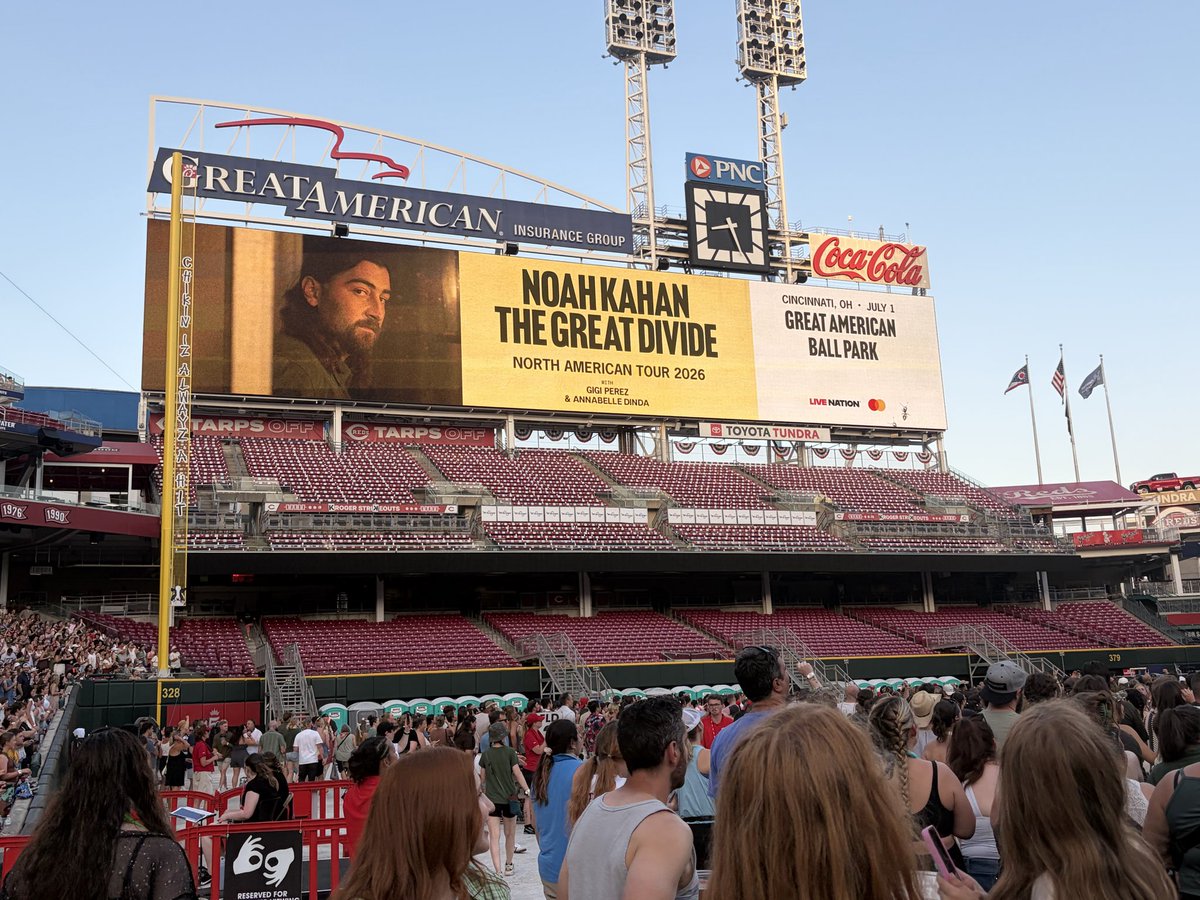 jenkp40's tweet photo. @NoahKahan It was a hot night in Cincy, but thank you for putting on a phenomenal show! #thegreatdividetour https://t.co/esEenbMHZ0