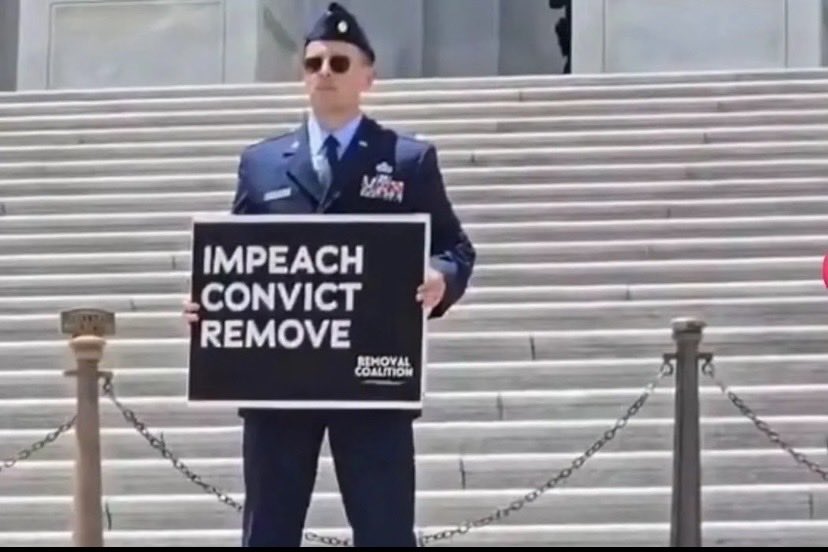 commons96055467's tweet photo. This man, US Air Force Major Jason Watson, may have restored my faith in Americans. I wish I was there to shake his hand and tell him how proud of him I was. Let’s all be Major Watson. 🇺🇸 https://t.co/G3MnCqMZt0