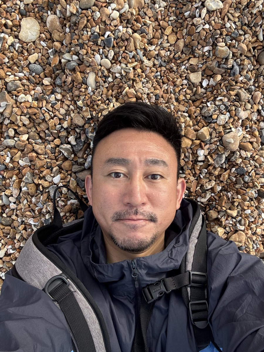 yoshi17344817's tweet photo. イギリスのブライトンビーチ🏖️ https://t.co/8YeK74vK9I
