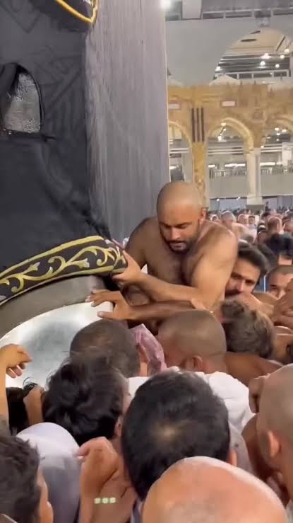Grip_Burr's tweet photo. @fawzydawah This your ppl mounting each other like the Al zutt did Muhammad https://t.co/7flDSwEzLX