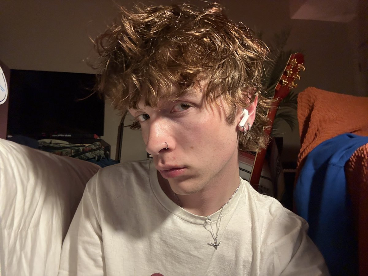twinkadelic's tweet photo. new haircut making me feel really babygirl https://t.co/g0F60zY9BA