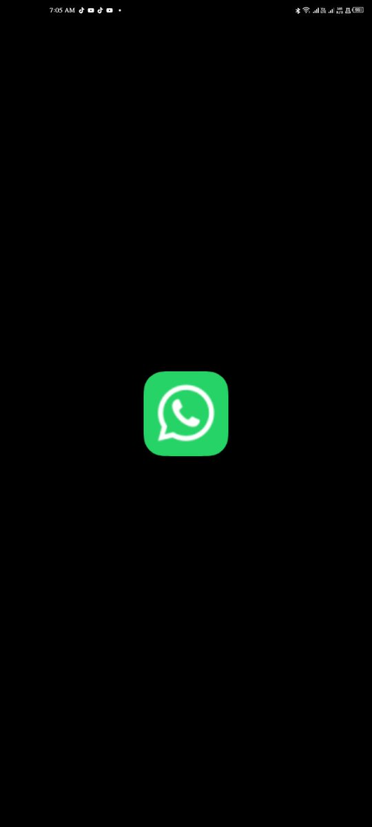 rpoyal's tweet photo. Is anyone experiencing this or is just me?.. coz my whatsapp has been like this for the ladt 10min now 💔😥 https://t.co/QKCda5h6Ja