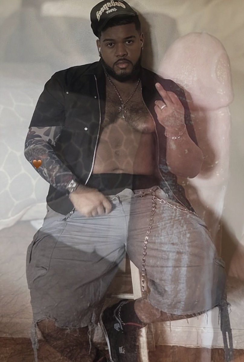 thehoodhottie's tweet photo. Fuck it .. why not. https://t.co/NSwPxQIdJv