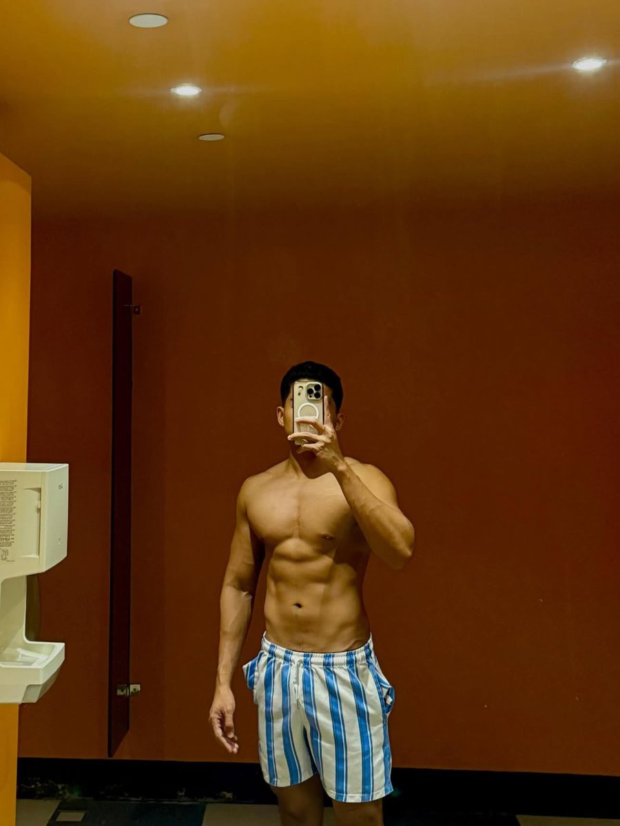 Twunkasaurus30's tweet photo. Pampering at @RwellnessMNL  later my favorite escape for peace, relaxation, and a well-deserved reset.✨ https://t.co/SBpr1DBzUz