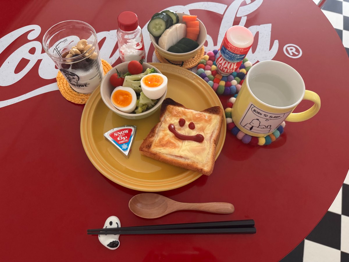 ayanoniconama's tweet photo. 朝ごはん
アーモンド×ブルーベリー×カシューナッツ×
ハムチーズトースト
うましっっ！ https://t.co/QUdw6uBMvY