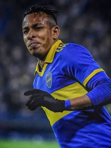la12tuittera's tweet photo. 🔎Desde la DIRIGENCIA, #Boca decidió buscar a SEBASTIÁN VILLA porque consideran futbolísticamente que:

➡️Es el MEJOR JUGADOR DEL FÚTBOL ARGENTINO.

➡️Es un jugador que 'SOLO', genera entre 3-4 chances claras de peligro, y que es algo que #Boca hace un tiempo, PERDIÓ.

➡️Desequilibrante.

➡️Genera demasiado peligro en ataque en el fútbol argentino.

ℹ️@taticiviello x Kick