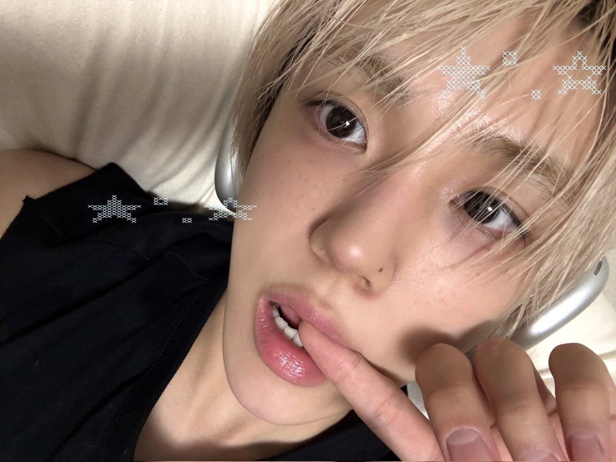 ahnfleur's tweet photo. HE'S CRAZY FOR THIS WTFFFFF https://t.co/pPMTwPUhjs