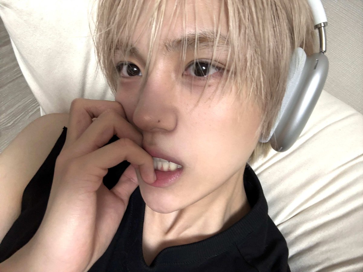 ahnfleur's tweet photo. HE'S CRAZY FOR THIS WTFFFFF https://t.co/pPMTwPUhjs