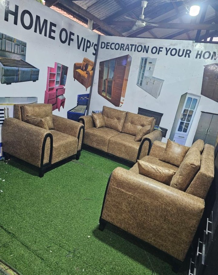 Hunaiya153989's tweet photo. TUNAENDELEA BILA KIKOMOO 👋
Sofa set 2:2:1 utapata kwa 900,000
Free delivery wa mkoani tunakuchangia 80,000 kwenye usafiri ili ikufikie kwa urahisi huko mkoani 
Hakikisha hukosi ofa hii kwa vyovyote
Call/what's app 0710 398 946 Karibuni sana Ubungo Msewe https://t.co/ylQjG4bETb