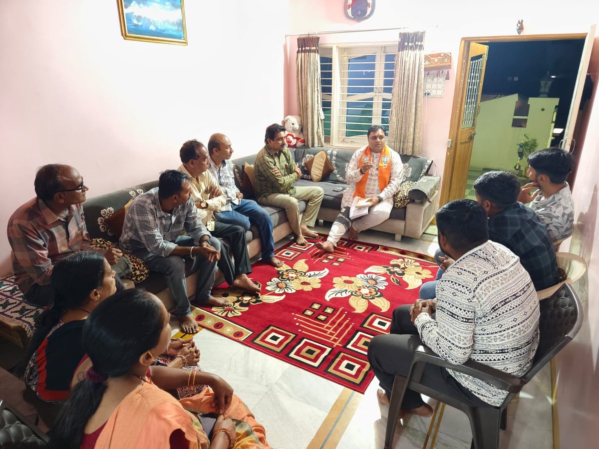 BJPJunagadhcity's tweet photo. *વ્યક્તિ નિર્માણથી સંગઠન નિર્માણ અને સંગઠન નિર્માણ થી રાષ્ટ્ર નિર્માણના મંત્ર સાથે જુનાગઢ મહાનગર ભારતીય જનતા પાર્ટી દ્વારા આગામી 4 અને 5જુલાઈ માં આયોજિત પંડિત દિનદયાલઉપાધ્યાય પ્રશિક્ષણ વર્ગ મહા અભિયાન2026 અંતર્ગત ની વોર્ડ નંબર 15,12,13,10,11ની પ્રશિક્ષણ વર્ગ માટેની આયોજન આમંત્રણ https://t.co/GXlkqYobHE