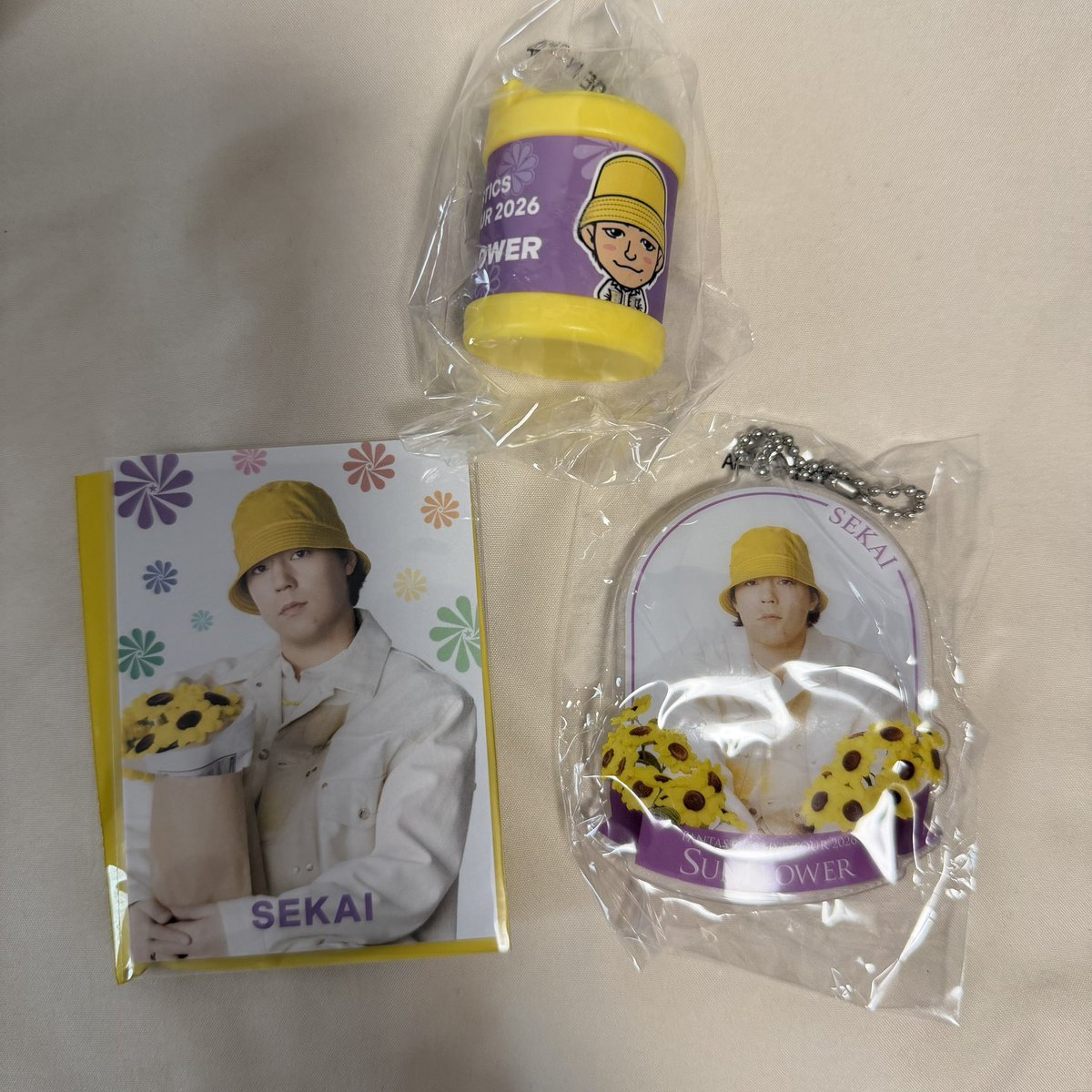 98_rhl's tweet photo. FANTASTICS LIVE TOUR 2026 SUNFLOWER ファンタ ガチャ　交換　買取

譲　世界　コインシリンダー　クリアチャーム　　　　　　
　　フォトカ

求　まとめて700円

7/1.2大阪会場にてお取引いただける方はご連絡お待ちしております。 https://t.co/gfUWQ0LMCO