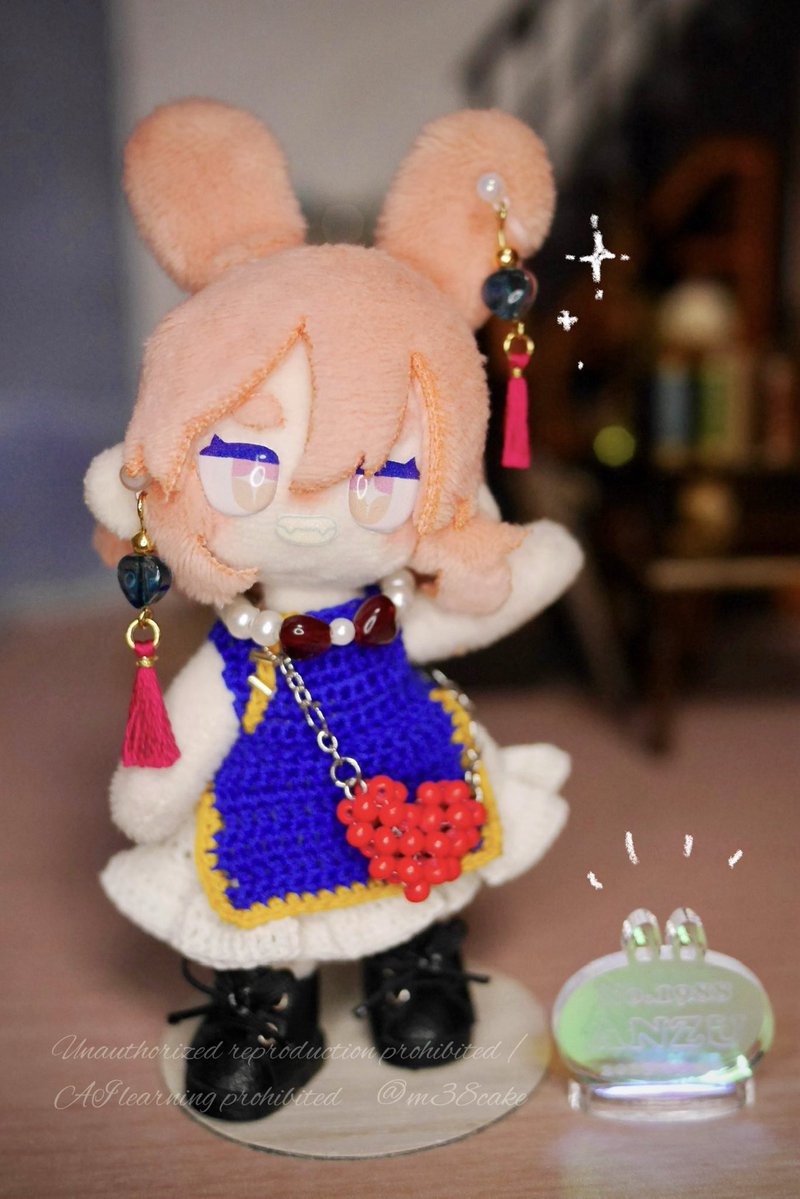 m38cake's tweet photo. 飴蜜屋装飾店さま(@amemitunemuru)のタッセルピアス(青)とyanocafeさま(@yanocafe5s)のお名前プレートをお迎えしました！どちらもかわいい〜！！✨
やっぱりピアス青はちゃめちゃにあう💙あえてぷにみみに着けてもかわいかったです🫶✨
お名前プレートはお迎え記念にめちゃくちゃいいこれ💕

#ぷにみお https://t.co/5UG5aoT7I7