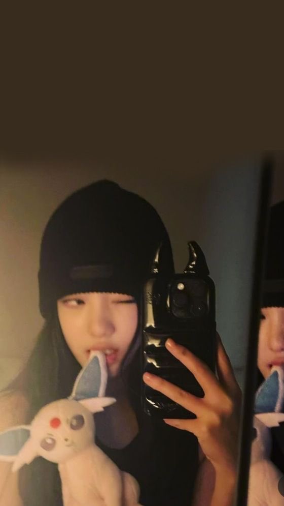 _avmizy's tweet photo. — ᨳଓ Akari’s ig post !
                      260702 ˚₊‧꒰ა ✦ ໒꒱ ‧₊˚
            
             ⋆⭒˚.⋆ da coolest? 😛 https://t.co/SdDMzx4m2r