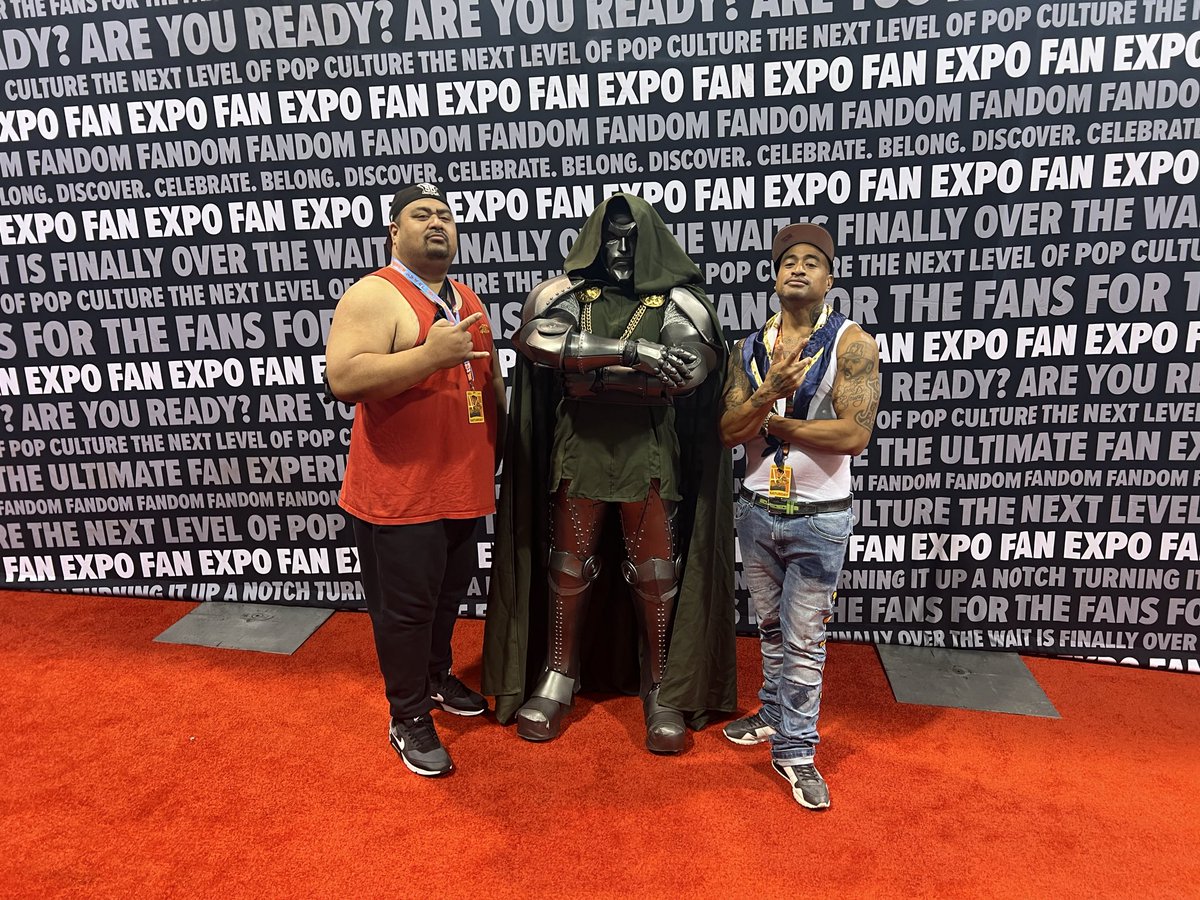 Creed_85's tweet photo. FAN EXPO IN ANAHEIM CALIFORNIA
#TONGANTUPAC #TOKOUSO #LONGBEACH #EPA https://t.co/OU0XybSKuR