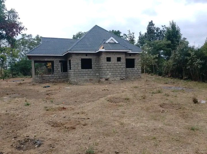 NexBuilders's tweet photo. Most people think building starts with a block.
It doesn't.
It starts with decisions.
One bad decision before excavation can cost more than fixing a cracked wall. https://t.co/3krr11syK0