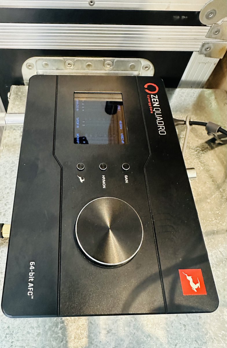 mths32's tweet photo. antelopeの「ZEN QUADRO」はギタリストが好きな感じの音なんだよね。安定性も問題なし。筐体とかダイヤルが安っぽいけどまあ許容範囲かな。

iphoneとZEN QUADROでどんどんREC納品してるけど音色はお陰様で高評価。Quadが埃を被っているのでそろそろ真剣に売却を検討しなければ。。 https://t.co/6L5HCPFs87