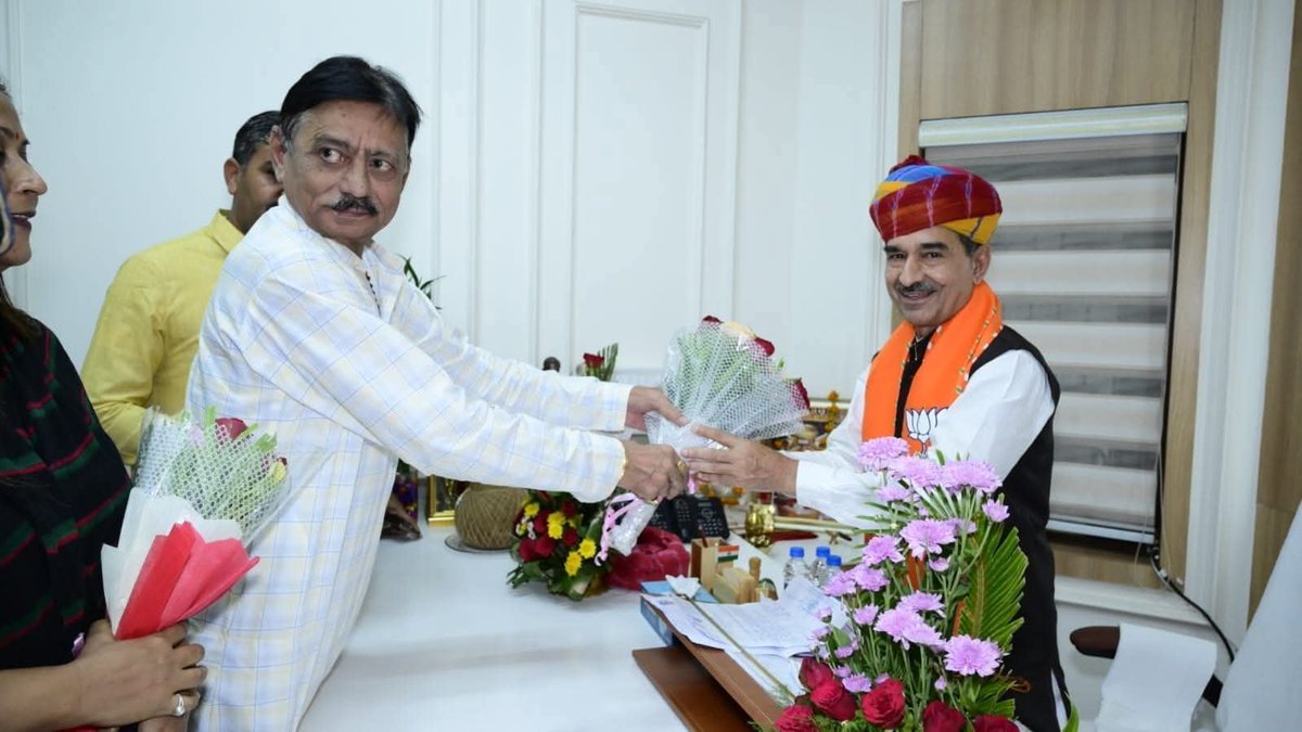 Puraram_MLA's tweet photo. भाजपा राजस्थान के प्रदेश अध्यक्ष एवं राज्यसभा सांसद श्री @madanrrathore जी को जन्मदिवस की हार्दिक बधाई एवं शुभकामनाएँ।

ईश्वर से आपके उत्तम स्वास्थ्य एवं दीर्घायु जीवन की कामना करते हैं।

#HBDayMadanJi https://t.co/JxWEAUXdII