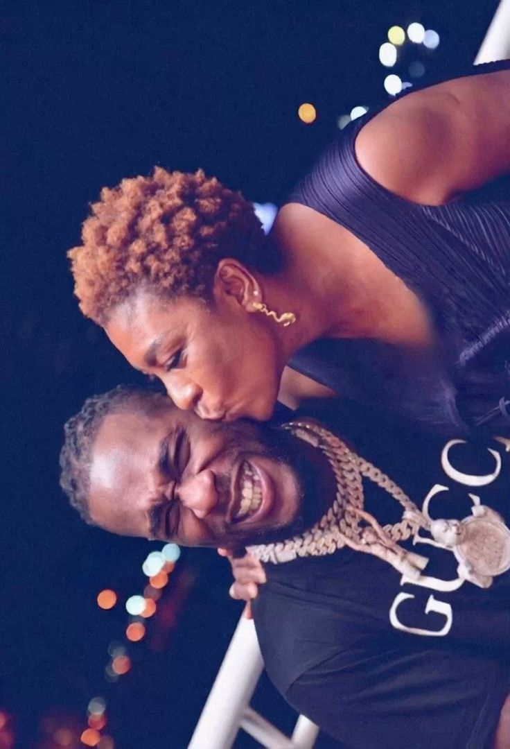 JessieSNR's tweet photo. HAPPY 35TH BIRTHDAY TO BURNA BOY 🦍 https://t.co/v4hmXz2Xr4