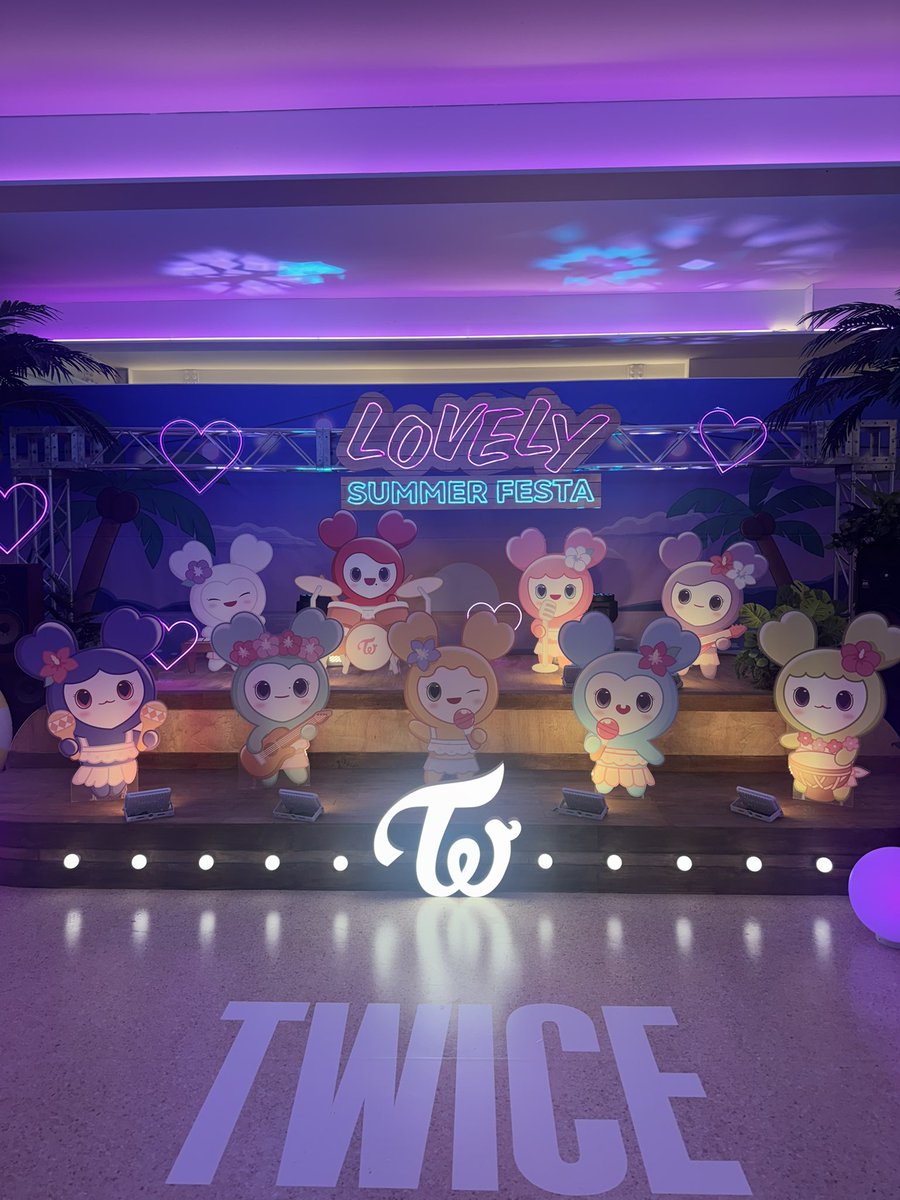 InMpossible922's tweet photo. #twice_thisisfor_popup
#fans_shop
#팬즈샵 https://t.co/J81hJBkwiv
