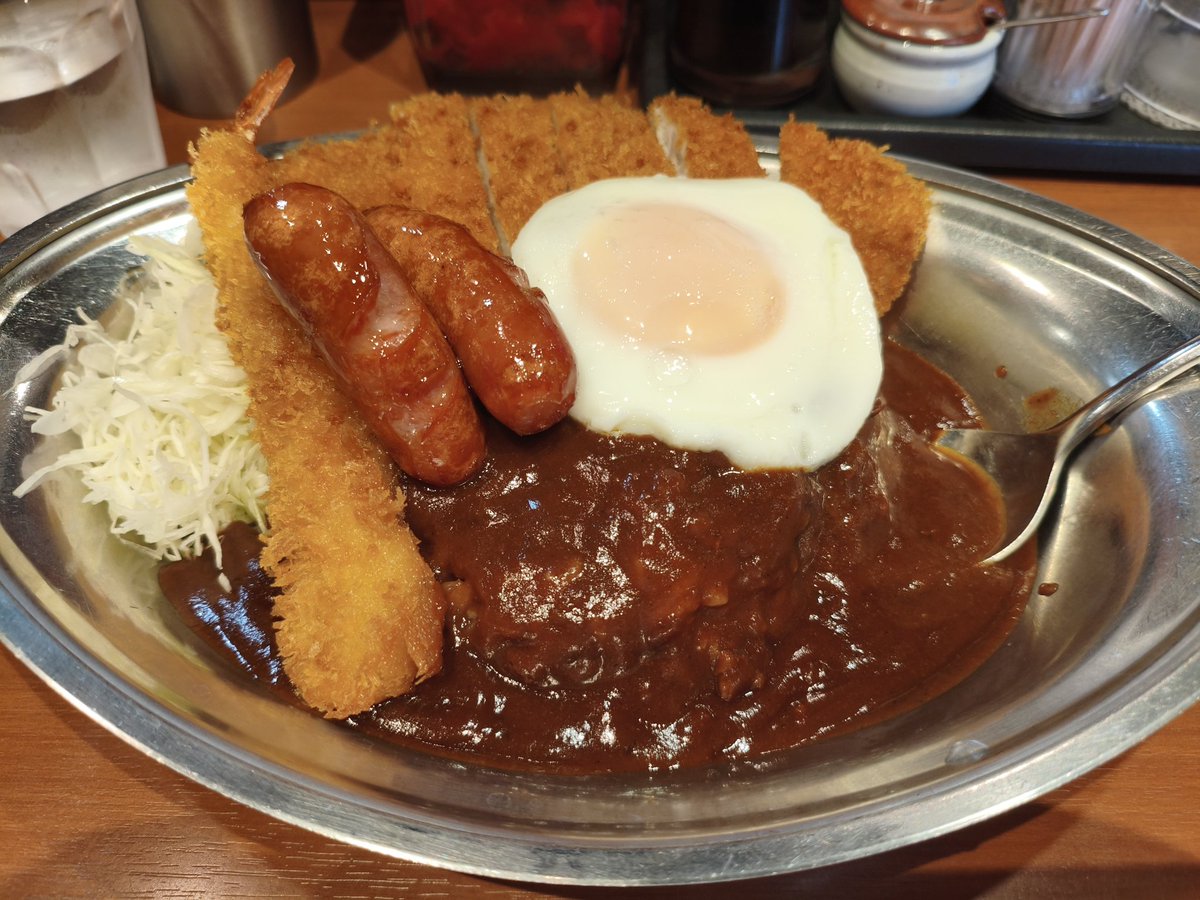 kousotsu_'s tweet photo. 先日のeスポーツ活動飯は、カレーの市民アルバさんの満塁ホームランカレーをいただきました！
初めて食べましたが美味しくて大満足！！
秋葉原でオススメです！

 #ランチ https://t.co/MFM2tqnBUh