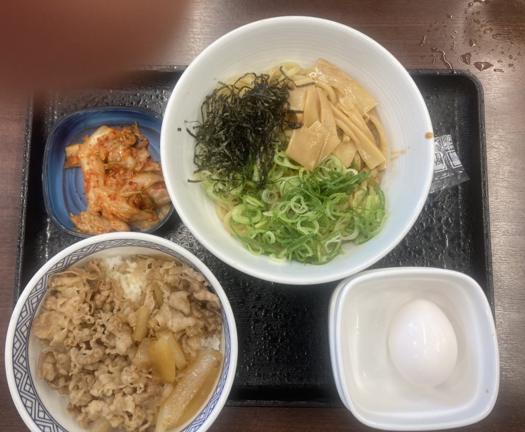 k3tiger's tweet photo. 油そばセットを暴れ食ってやるわ！ドラクエだけに！
（などと意味不明なことを https://t.co/9REp7B4nKm