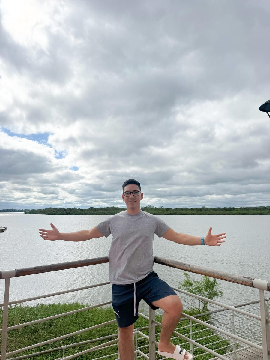 Confesionespcl2's tweet photo. Confesión # 2  el Dalton de vuelta en pucallpa ,
Será que vuelve a estar encamándose con el Andy flores , con el marcial romero etc etc https://t.co/WByRN596Qc