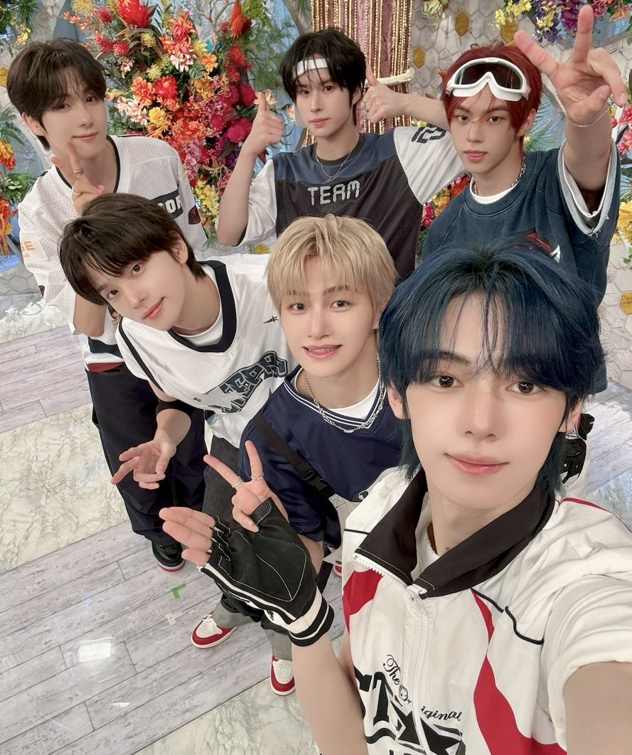 akistar86's tweet photo. TWS日本デビュー1周年おめでとう🎉✨✨✨
あれから1年…親子42から家族42になりました🤭今年もTWSと過ごす夏が楽しみ☀️🍉✨
 #TWS_しゅわしゅわ弾けるイルデ1周年
#다시만난투어스_일본데뷔1주년
#TWSJapanDebut1stAnniversary https://t.co/lQJEtIX5s3