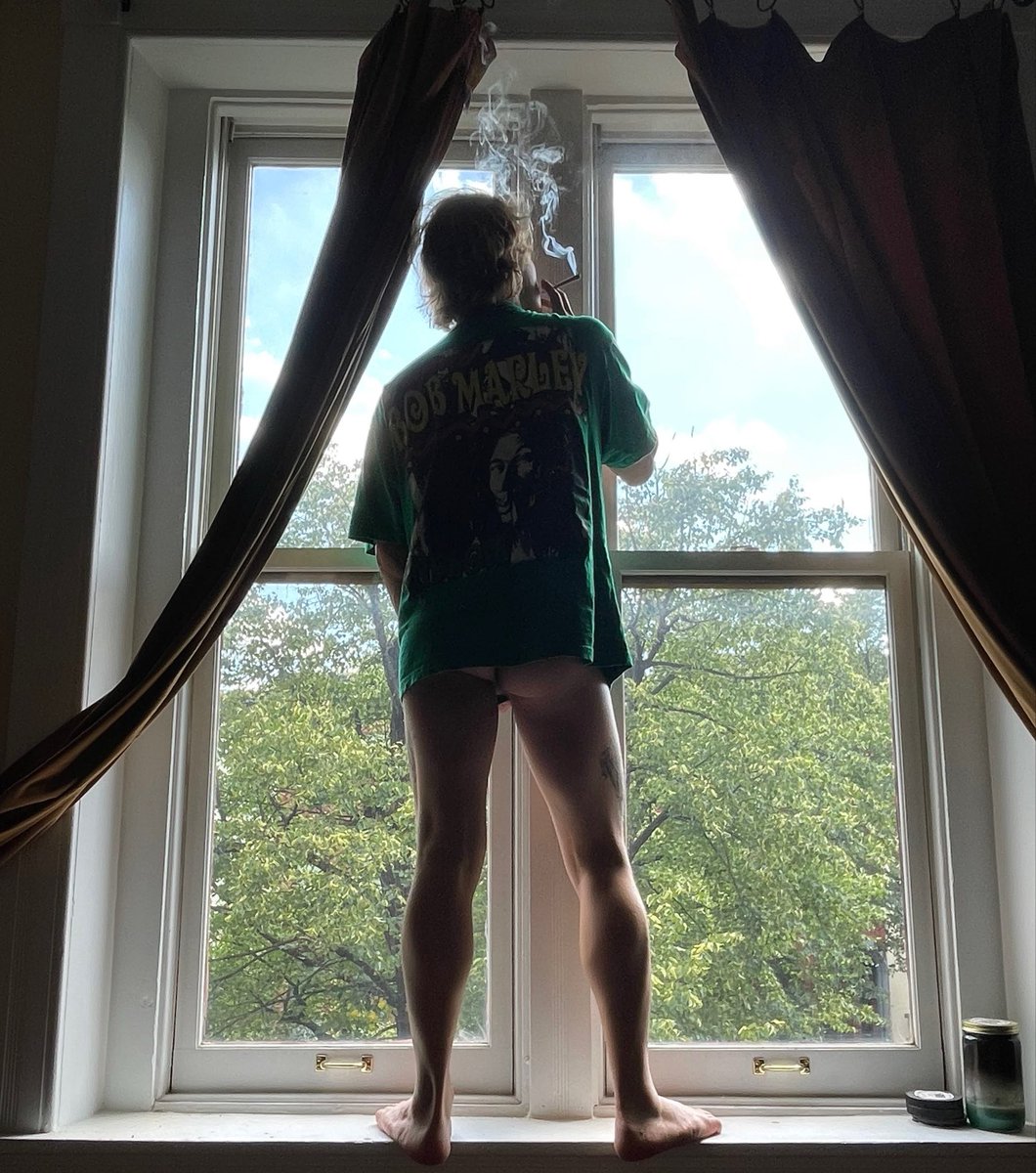 yungsackcali's tweet photo. Call me Bottom Marley
#gay #smokeweed #peepingtom #naked #toke #joint #gay #bobmarley #rasta #ass #balls #underbutt #suntan #chub #chudai https://t.co/Kuqz6RpGS1